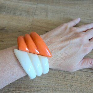Vintage plastic beige and caramel brown bangle/bracelet. Size Small.